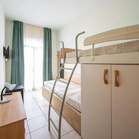 Ginevra Hotel *