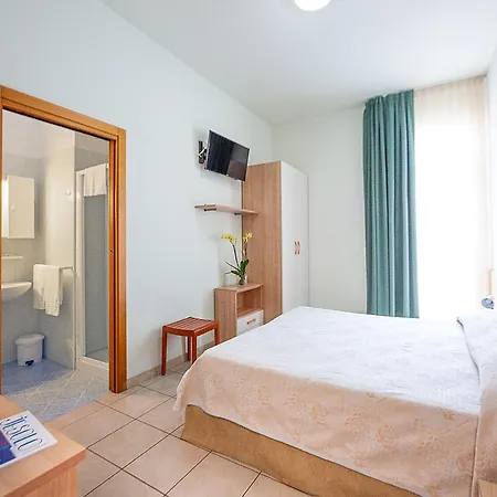 Ginevra Hotel *
