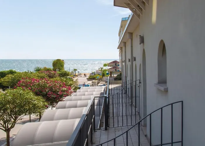 Ginevra Hotel *